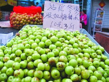 水果酝酿涨价 囤货商请农户吃饭拉拢感情(图)